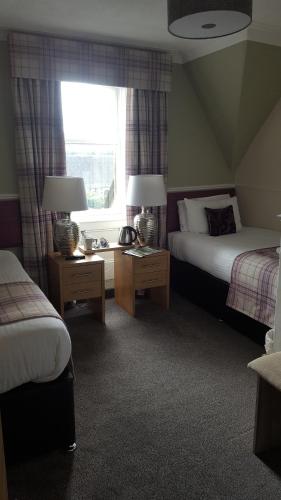 2 twin beds