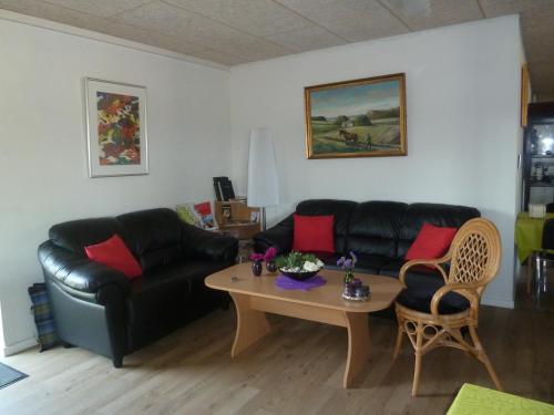 Give Bed & Breakfast - main image