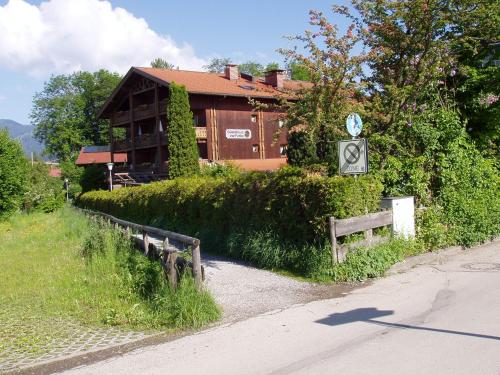 Gästehaus zur Färbe Apartments - image 2