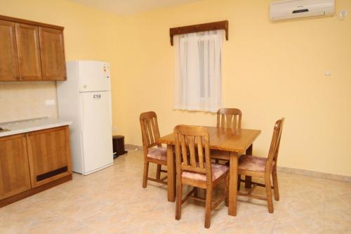 Apartments by the sea Rogoznica - 3265 - image 14