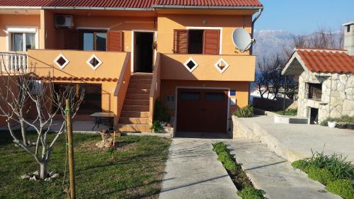 Apartment in Rtina 