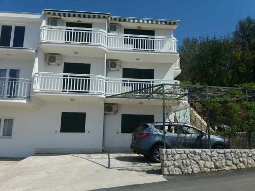 Apartments with a parking space Podgora Makarska - 12807 