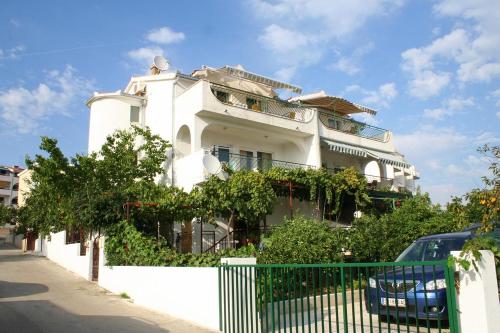 Apartments with a parking space Rastici Ciovo - 2102 Trogir