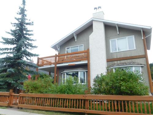 Hotels near Karouzo's Steaks Seafood, Jasper (AB) - BEST