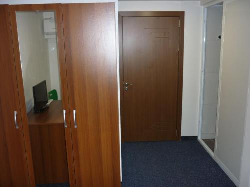 Yalta Guest House - image 9