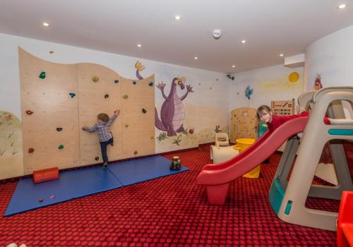Playground, Hotel Almschlossl & Schrotteralm in Obertauern