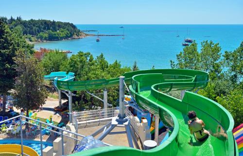 Sol Nessebar Palace Resort & Aquapark - All inclusive - image 2