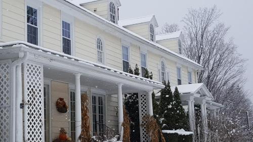 Harbour House Inn B&B - image 8