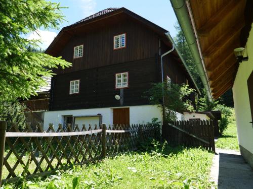  Urige Almhütte Innerkrems, Unterkunft in Innerkrems