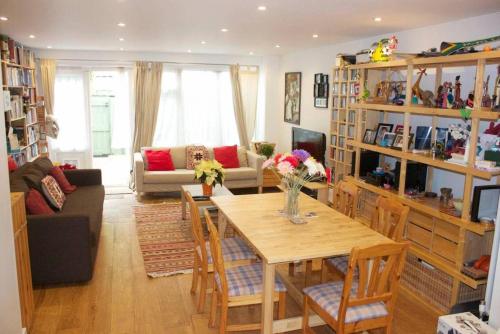 Brecknock Road House gîte à louer The Corner House Hotel