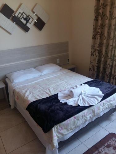 1 double bed, 1 twin bed, 1 bunk bed
