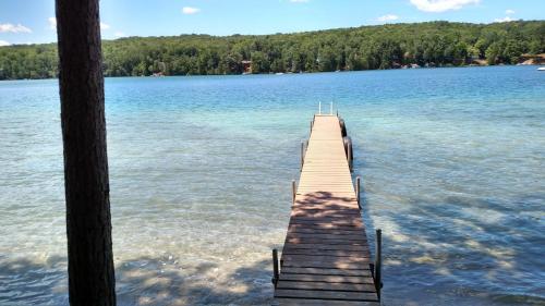 Log Cottage on Blue Lake in Kalkaska, USA