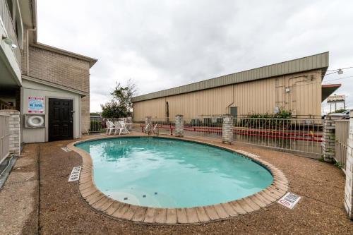 Motel 6 San Antonio, TX - Frost Bank Center in San Antonio, USA