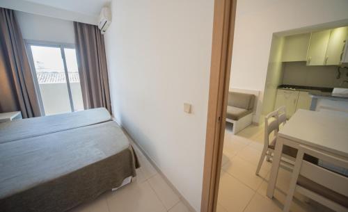 Apartamentos Embat - image 11