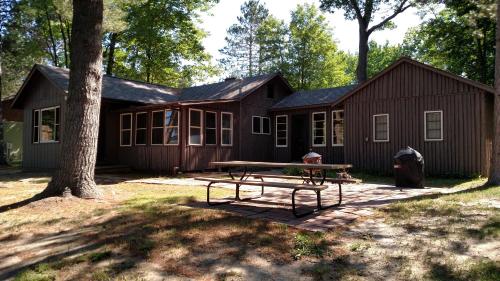 Log Cottage on Blue Lake in Kalkaska, USA