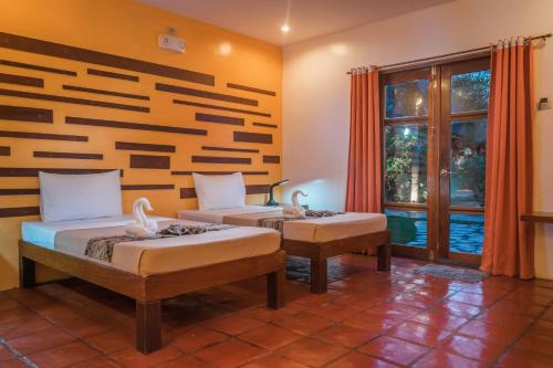 Standard Deluxe Room image 2