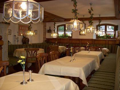 Landhotel Weißes Rössle - Restaurantbetrieb von Donnerstag bis Sonntag (Landhotel Weißes Rossle - Restaurantbetrieb von Donnerstag bis Sonntag) in 迪特曼斯里德
