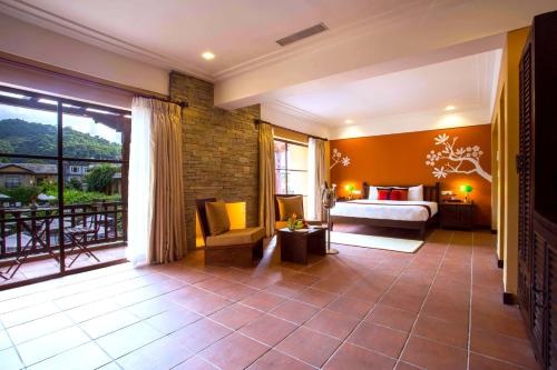 Executive Suite with Balcony