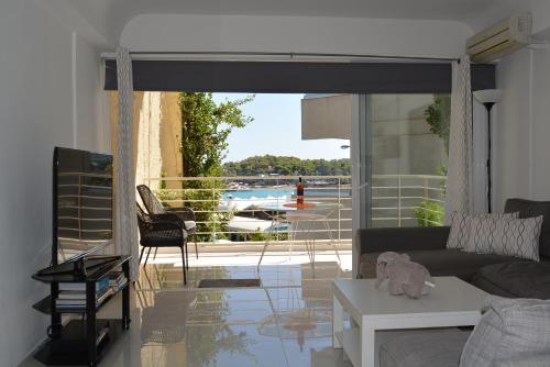  Amazing sea view- beach front luxury apartment!, Pension in Athen bei Athen