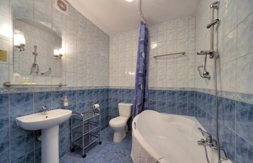 Family Room with Bath