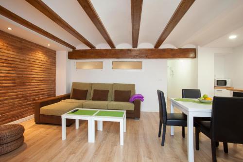 Singular Apartments Station - image 11