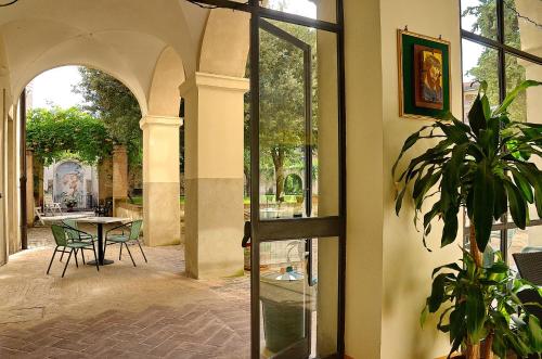 Aed, Ostello Palazzo Pierantoni in Foligno