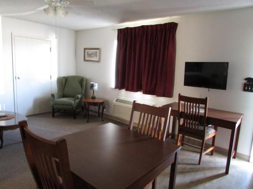 Douglas Inn & Suites, Blue Ridge, GA - 주방