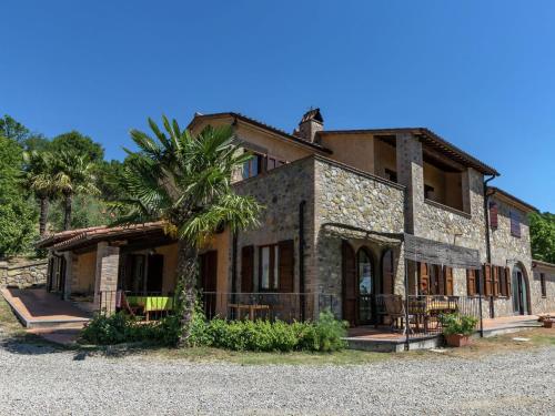  Spacious Farmhouse in Ficulle with Swimming Pool, Pension in Morrano bei Parrano