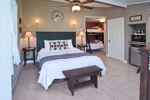 Changing Times Boutique Country Lodging in West Taghkanic, USA