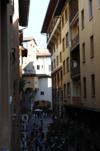 Deluxe Double Room with Balcony image 5