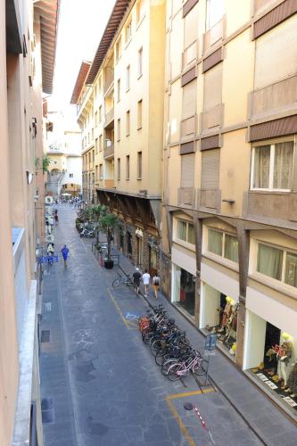 Deluxe Double Room with Balcony image 4