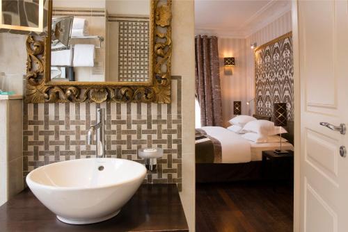 Hotel Ares Eiffel - image 13