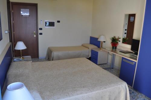 Grand Hotel La Playa - image 6
