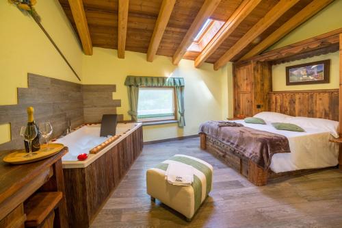 Double Room with Spa Bath