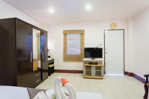 Rabbit Mansion2 Rabbit Mansion2 is perfectly located for both business and leisure guests in Phuket. The property has everything you need for a comfortable stay. Service-minded staff will welcome and guide you at Rab