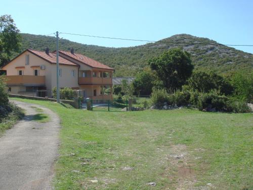  Apartmani TANJA in Sveti Juraj