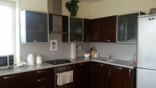 Little Amber Apartments - image 2