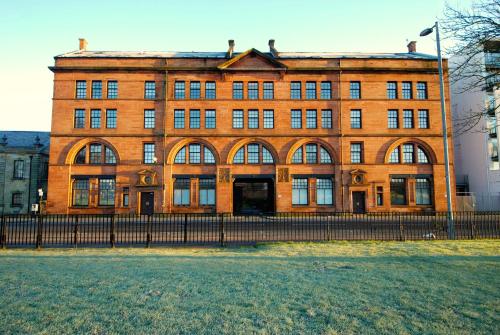 Hotels near People's Palace and Winter Gardens, Glasgow