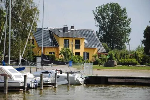 Ferienhaus am Saaler Bodden in Neuendorf, Deutschland