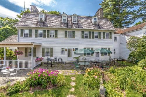 Adair Country Inn & Restaurant - 숙소 외관