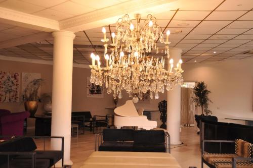 Фойє, Domizia Palace Hotel in Сесса-Аурунка