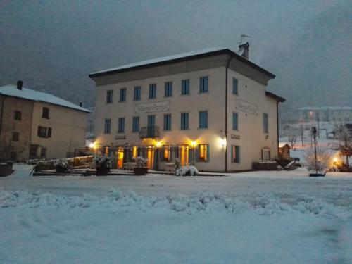Étterem, Albergo Parigi in Arsie
