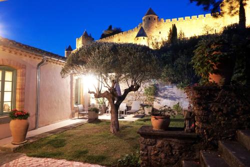 Sous les courtines - image 7