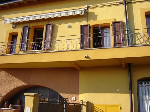 CASA DEL SOLE APPARTAMENTO N° 2 WHITE AND GOLD ROOM - Apartment - Gavardo
