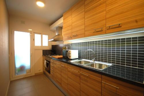 Lets Holidays New Flat Beachfront In Castelldefels - image 8