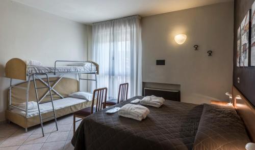 Hotel Montebello - main image