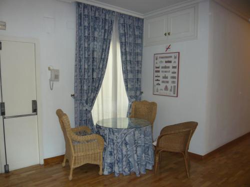 Hostal Triana - image 4