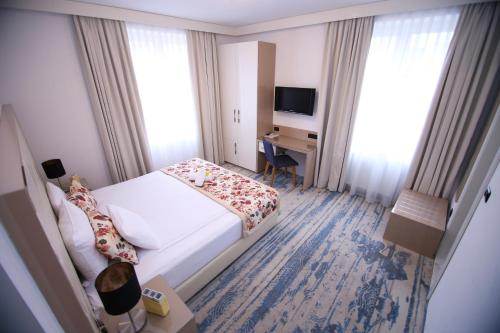Old Town Hotel - image 12