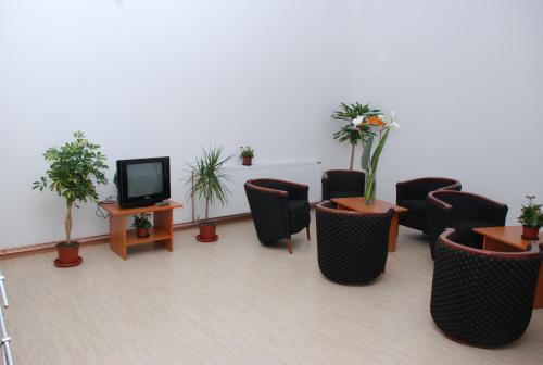 M Garni Hotel - image 2