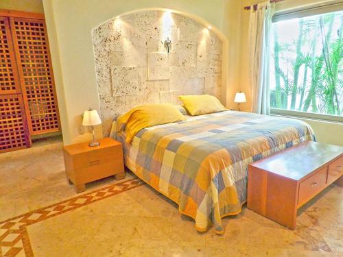 Villa with Sea View image 9